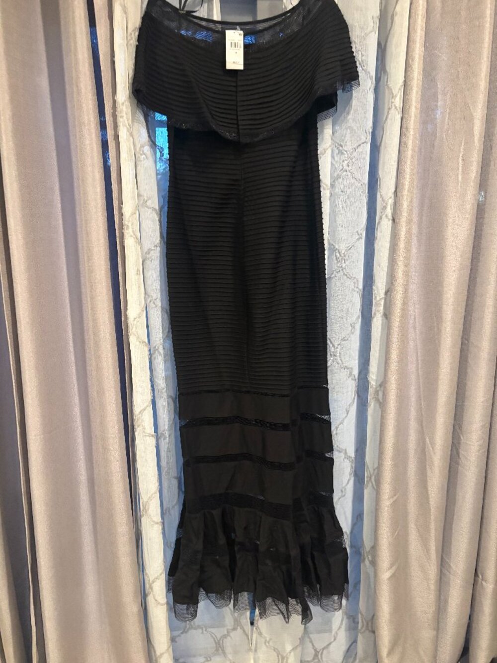 NWT Tadashi Shoji Black Pintuck Off Shoulder Maxi Gown Dress Sz M